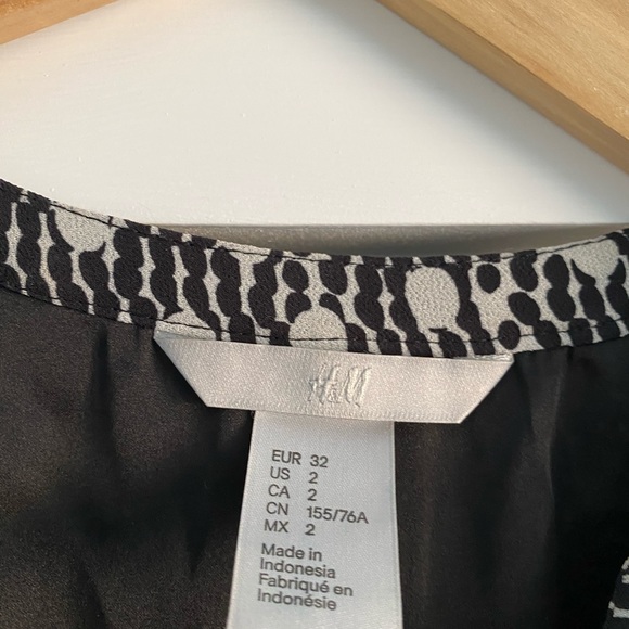 H&M dress - Picture 3 of 4